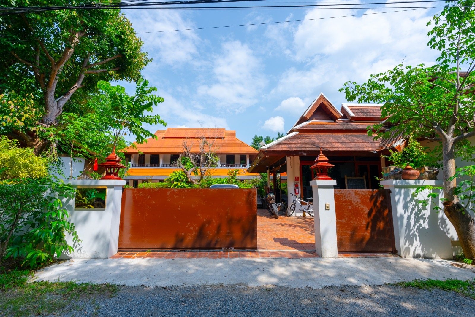 The red gate of the tea house
